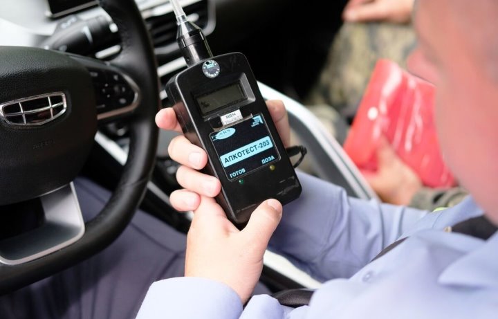 Мужчина, обвинённый в нетрезвой езде, скрывался в России. Сколько заплатит за расходы на его розыск?