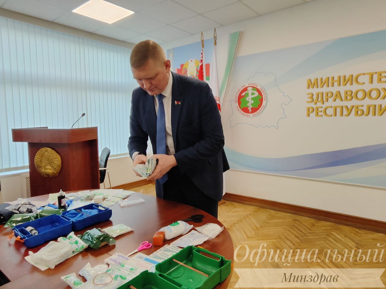 Минздрав обновил содержимое аптечек для автомобилей и предприятий