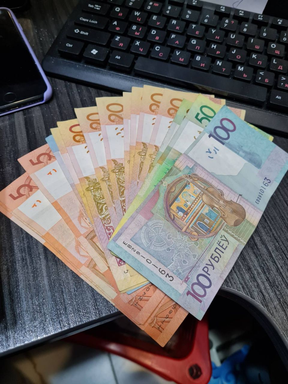 Мужчина зарабатывал на солярии — теперь его ждет суд