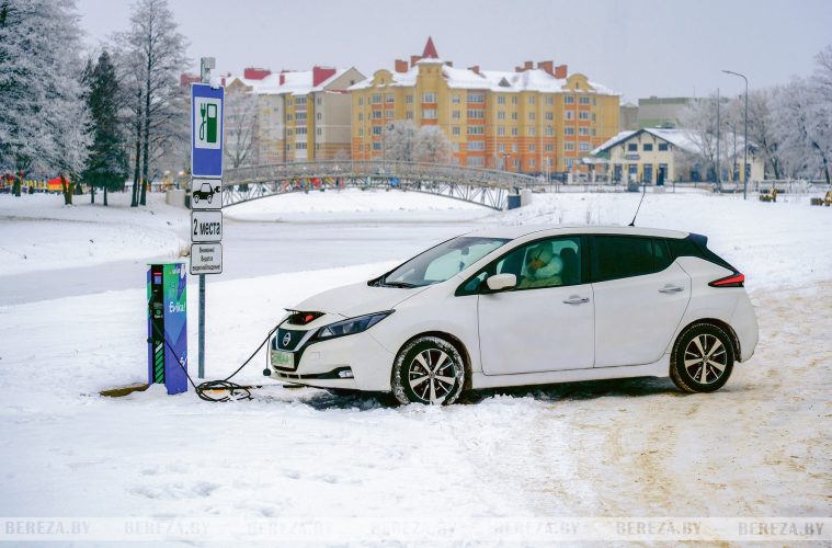 В Березе открылась первая зарядная станция для электромобилей