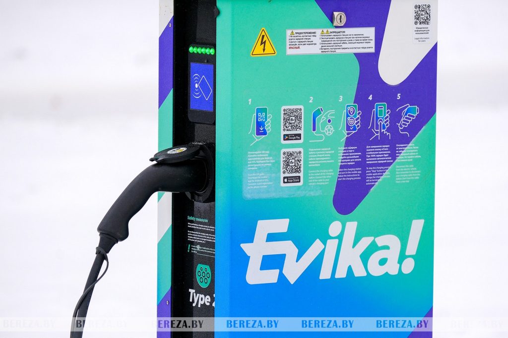 В Березе открылась первая зарядная станция для электромобилей