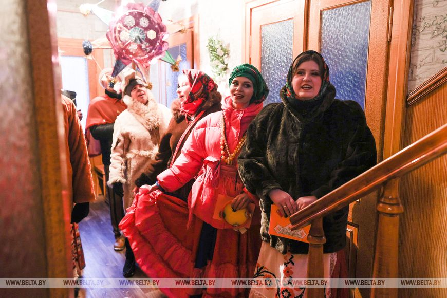 Чем угощают жители Брестского района на Коляды и какие щедрики им поют