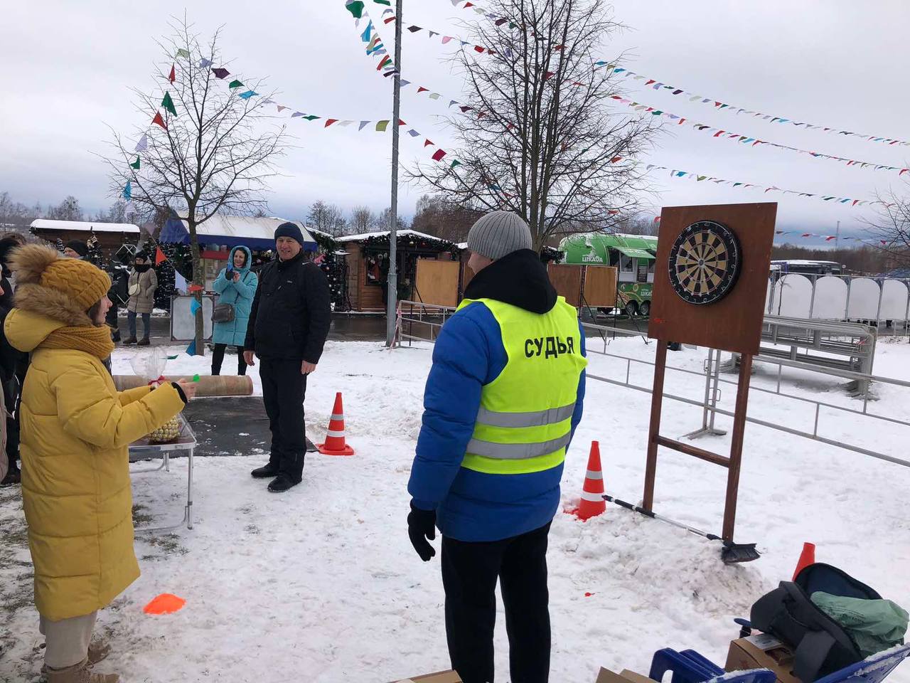 Второй зимний фестиваль «Брэсцкія забавы» проходит на набережной реки Мухавец