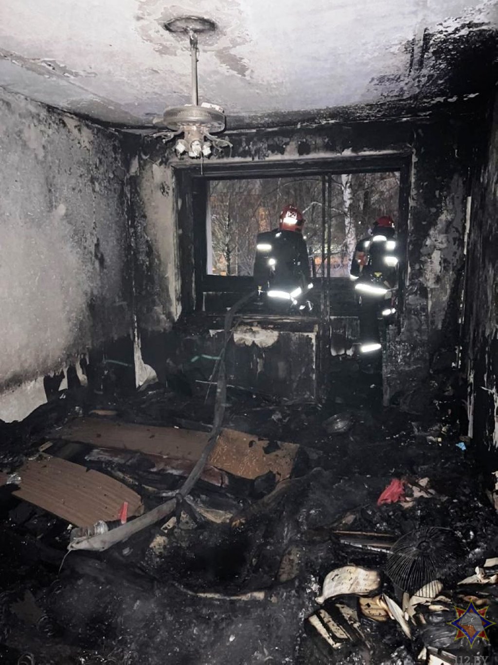 В Бресте на пожаре работники МЧС спасли мужчину, еще двое погибли, а один самостоятельно покинул огненную ловушку. Подробности