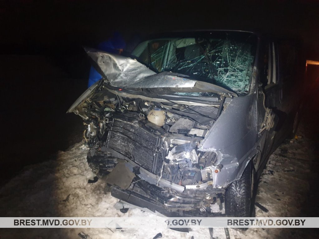 Лобовое ДТП произошло в Пинском районе