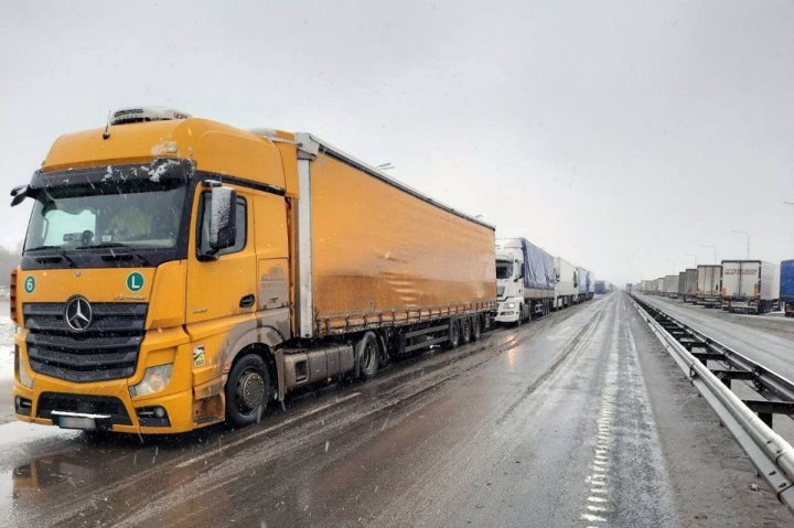 4 часа на фуру: как на границе ищут дроны в посылках