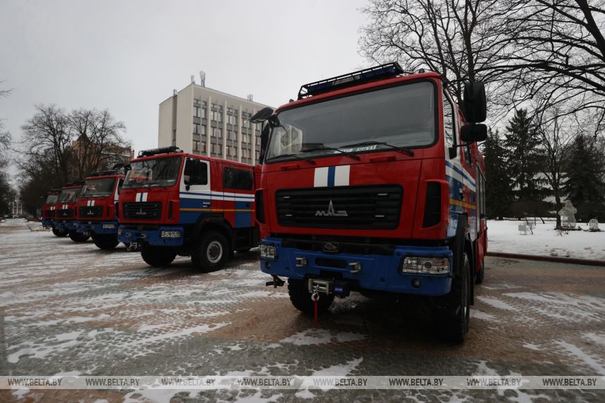 Пять новых пожарных автоцистерн переданы в гарнизоны МЧС Брестской области