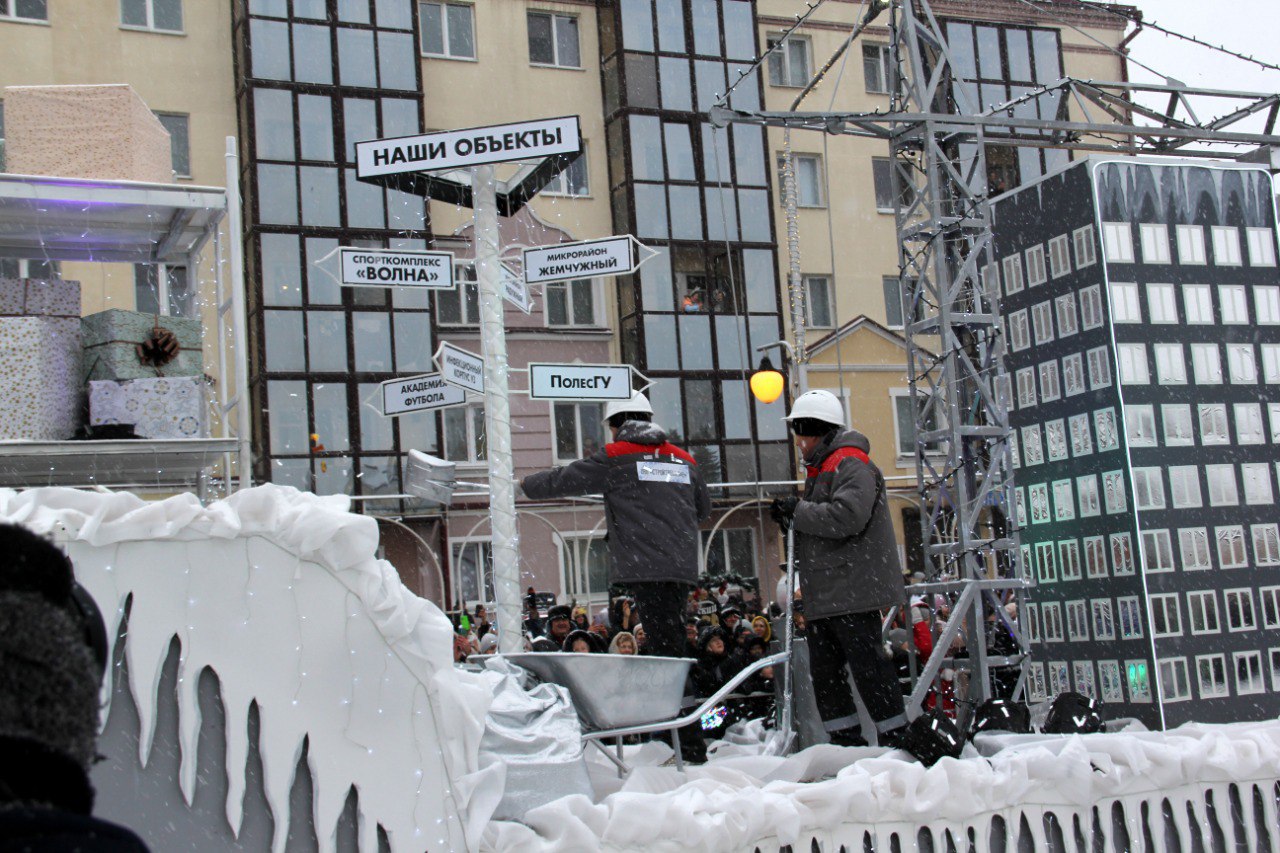 Парад стилизованных машин прошел сегодня на фестивале «Берестейские сани» в Пинске