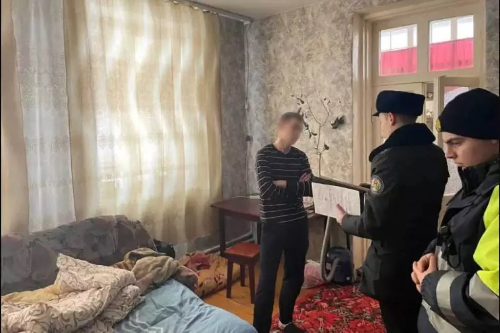 Инспекторы ГАИ и судебные исполнители пришли к должникам по штрафам домой