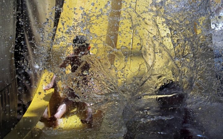 Посетители взыскали с аквапарка 5500 рублей за моральный вред