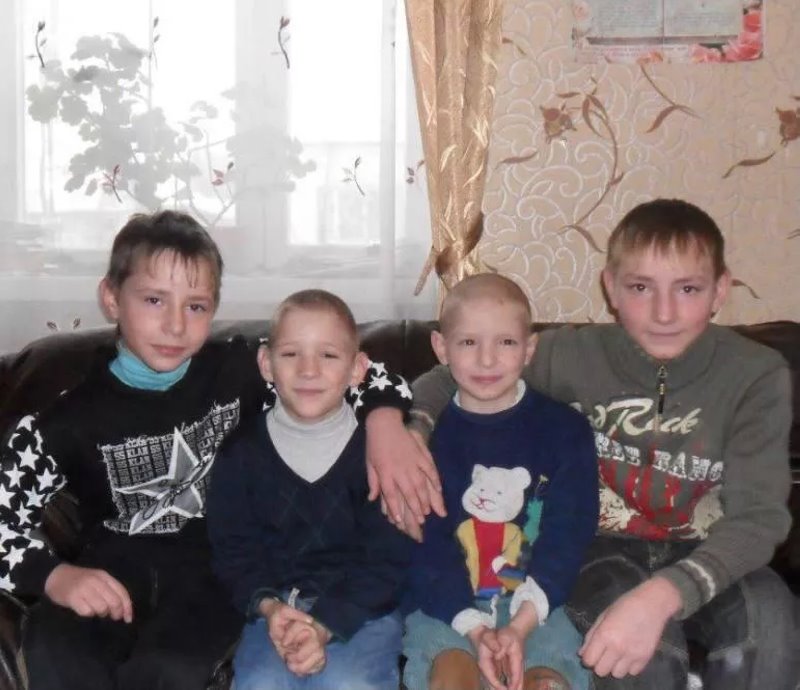 Родила в туалете и бросила: сын искал мать много лет и нашел у Малахова