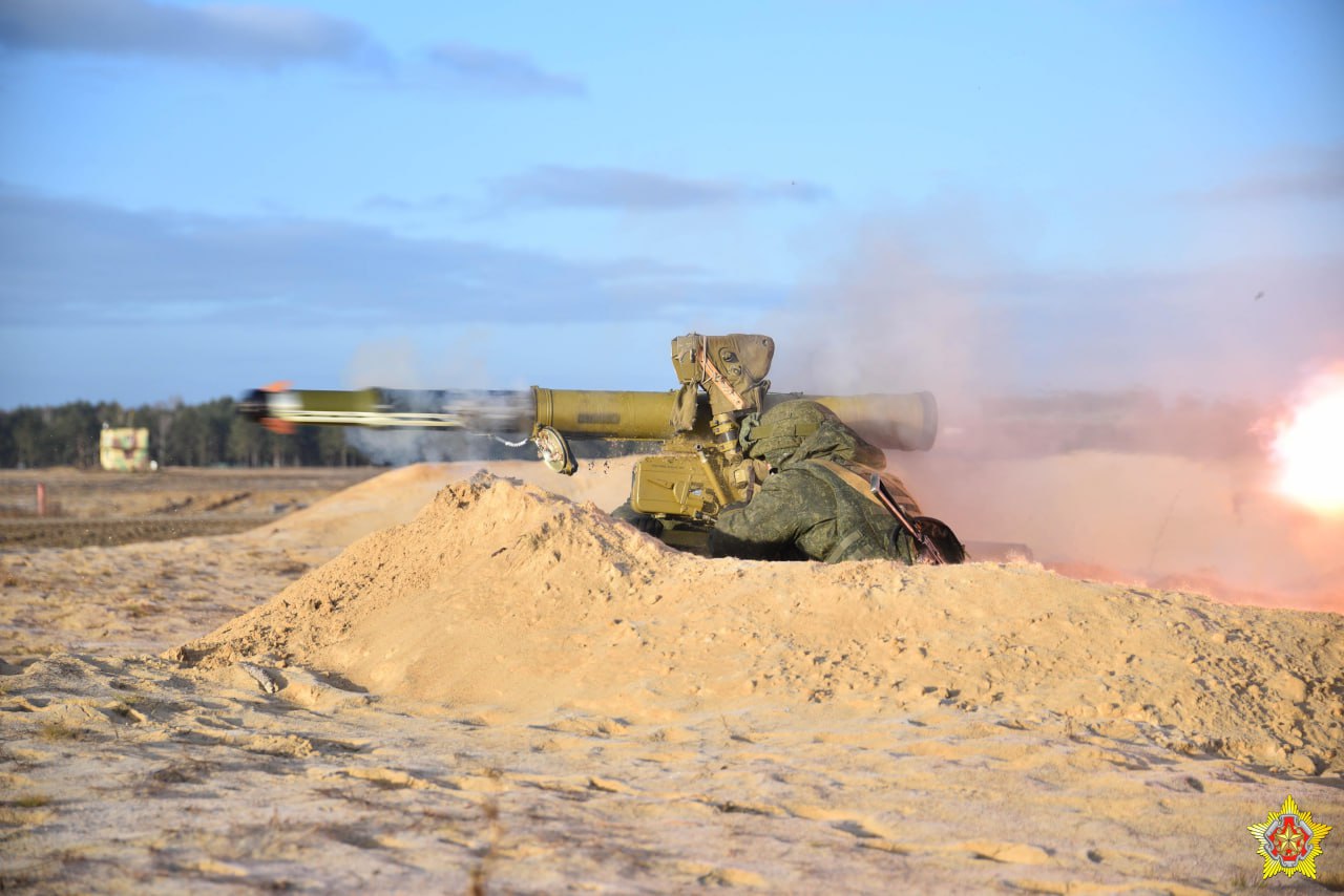 Учение для десантников 38-й десантно-штурмовой бригады прошло на полигоне Брестский