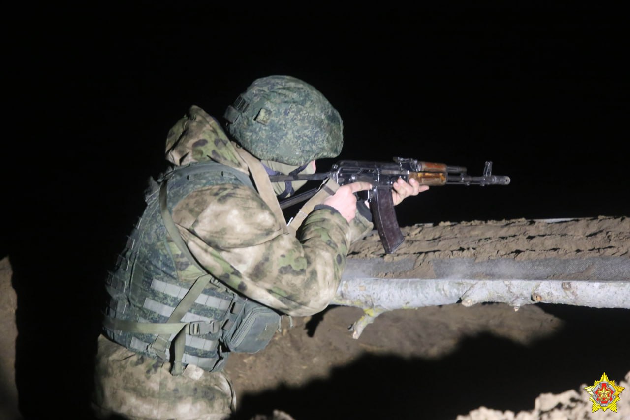 Учение для десантников 38-й десантно-штурмовой бригады прошло на полигоне Брестский