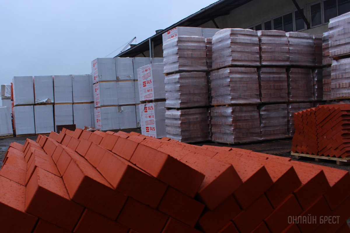 «ЛоремГрупп» доверяют строительство уже 10 лет! Брестский магазин стройматериалов на Ясеневой, 20А празднует свой юбилей