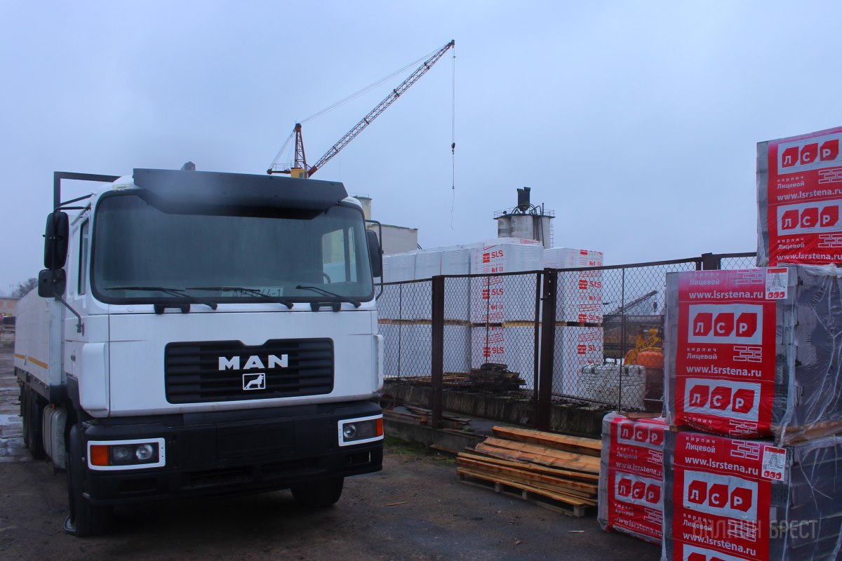 «ЛоремГрупп» доверяют строительство уже 10 лет! Брестский магазин стройматериалов на Ясеневой, 20А празднует свой юбилей