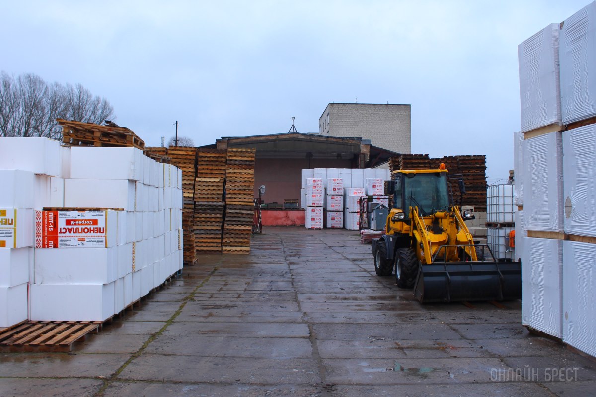 «ЛоремГрупп» доверяют строительство уже 10 лет! Брестский магазин стройматериалов на Ясеневой, 20А празднует свой юбилей