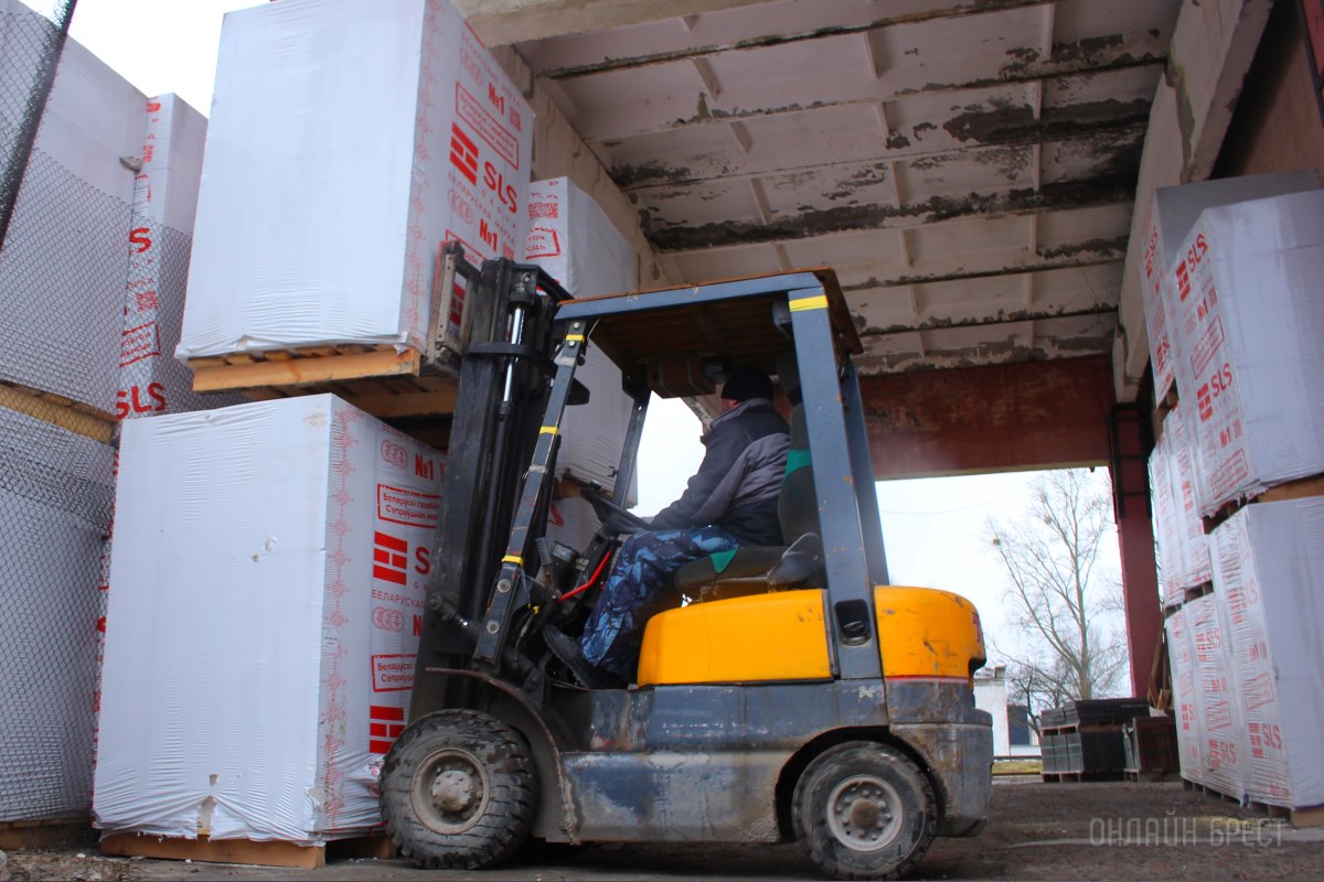 «ЛоремГрупп» доверяют строительство уже 10 лет! Брестский магазин стройматериалов на Ясеневой, 20А празднует свой юбилей