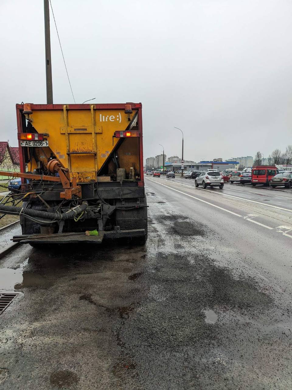 На городских дорогах ремонтные работы ведутся без выходных