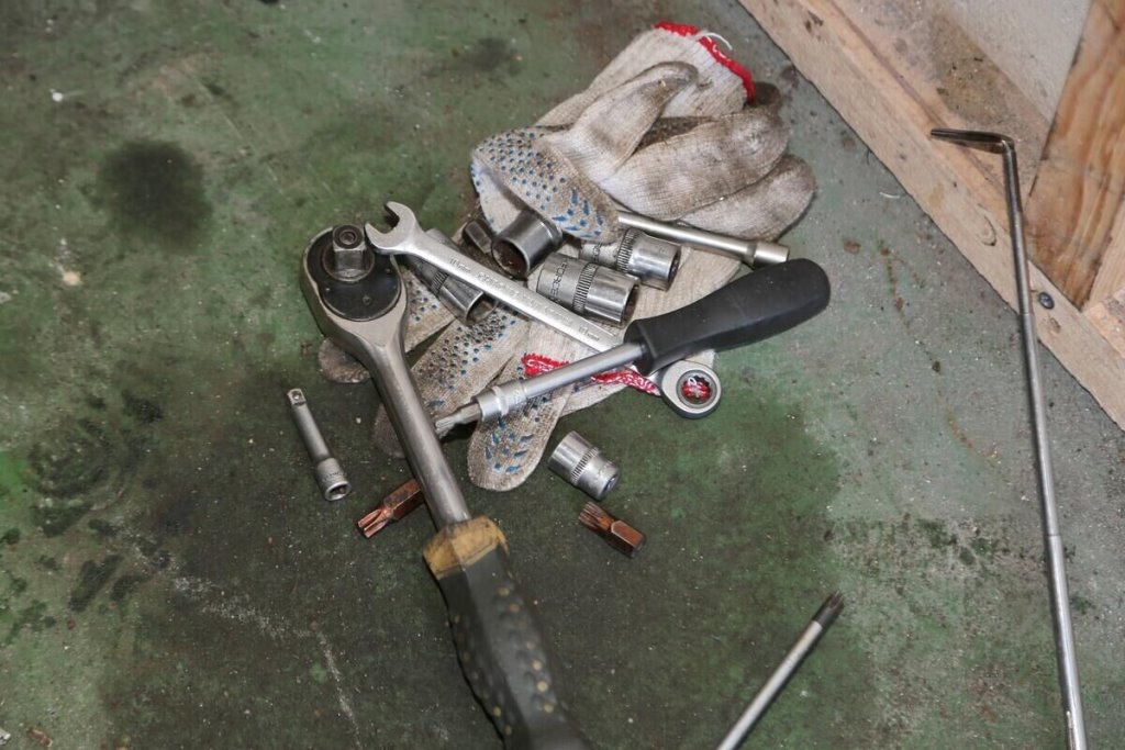 Гаражник нелегально заработал более $46 000. Мужчиной заинтересовалась налоговая