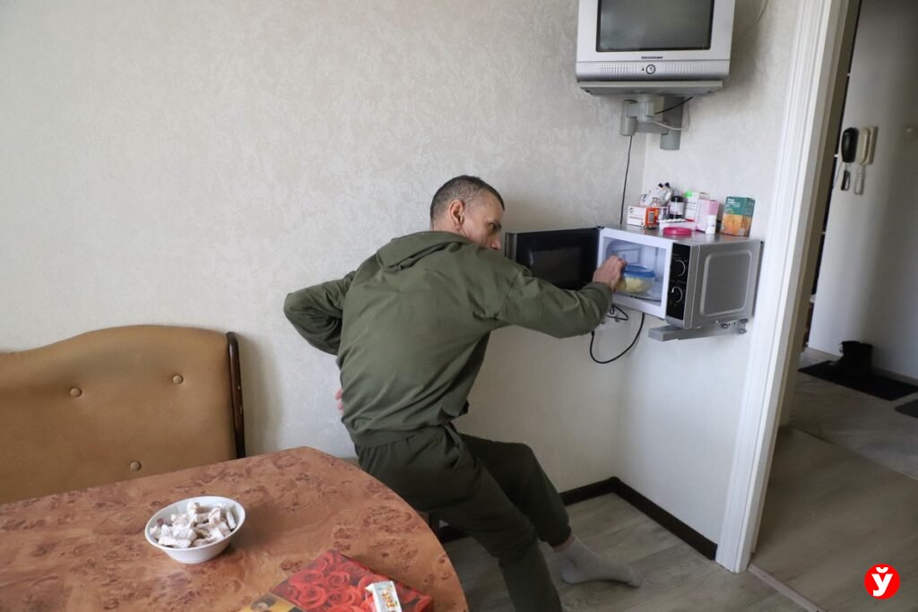 История белоруски, которая стала семьей для инвалида с ДЦП