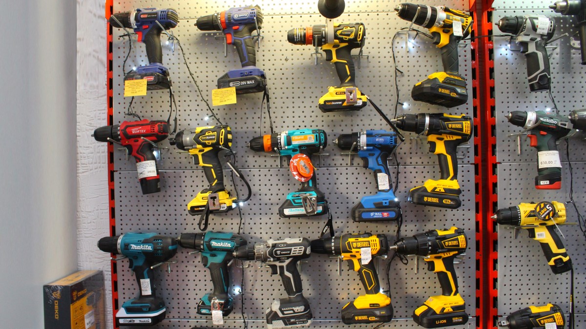 Надежным мужчинам дарите надежные инструменты в магазинах «АмайзТрейд» в Бресте