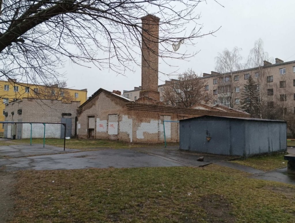 Пункт приема стеклотары модернизируют под 4-этажный магазин с офисами в центре Бреста