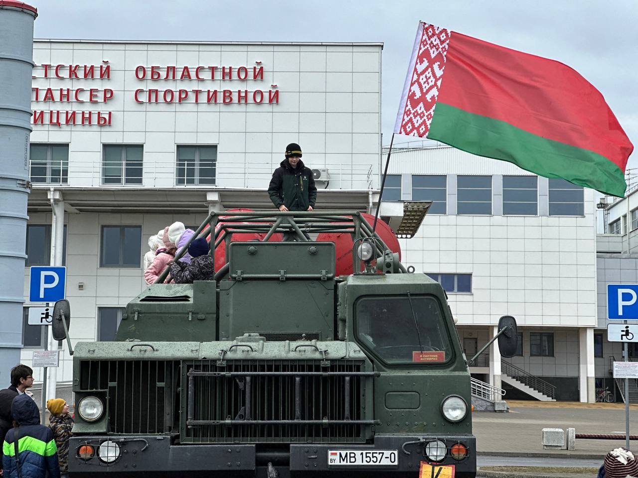 Выставка военной техники в Бресте