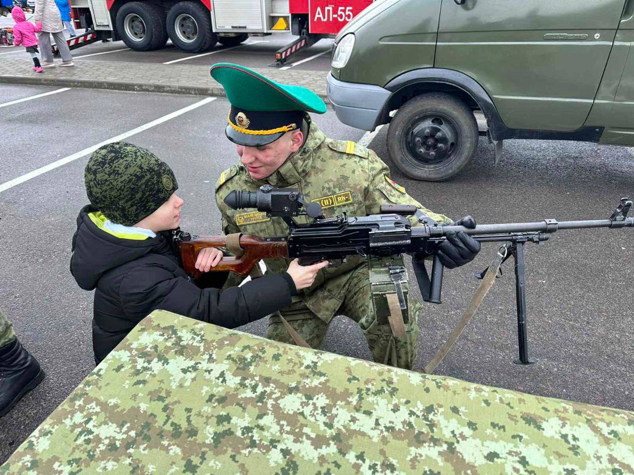 Выставка военной техники в Бресте