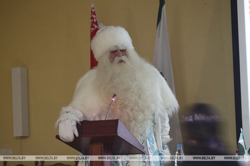 Байкальский Дед Мороз, Царевна-лягушка, Емеля и костромская Снегурочка приехали в Беловежскую пущу