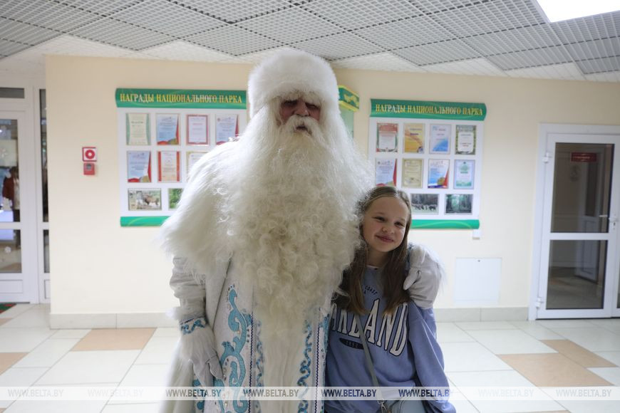 Байкальский Дед Мороз, Царевна-лягушка, Емеля и костромская Снегурочка приехали в Беловежскую пущу