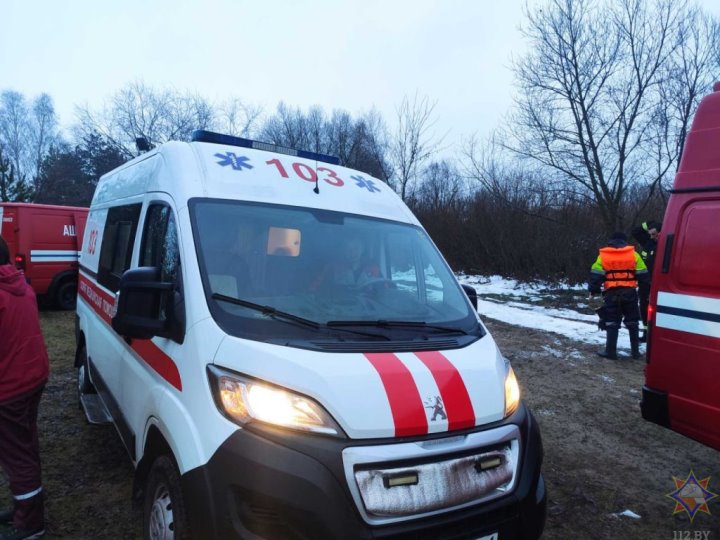 В Пинском районе спасли провалившегося под лед рыбака