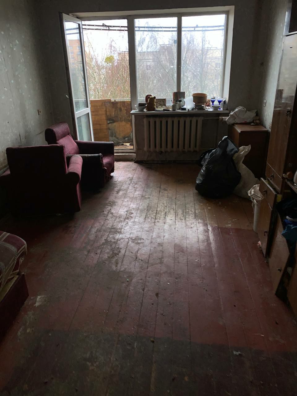 Белоруска превратила свою квартиру в свалку