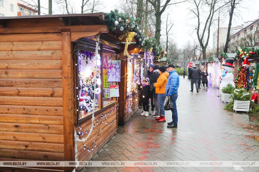 В Бресте заработали елочные базары