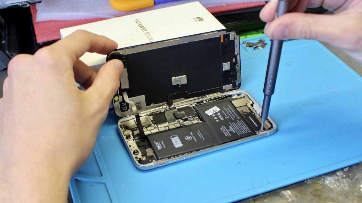 Здесь дарят новую жизнь старым, сломанным компьютерам, ноутбукам, смартфонам, планшетам. «GarantPro» гарантирует крутое качество и приятные цены на ремонт