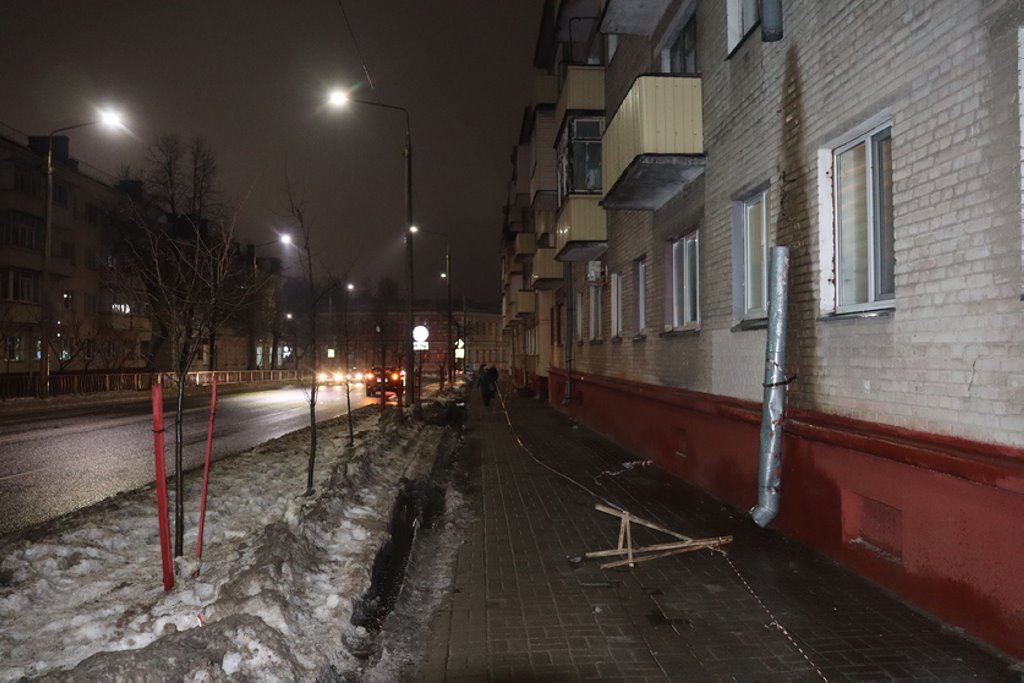 В Гомеле на гимназисток упала ледяная глыба. Возбуждено уголовное дело