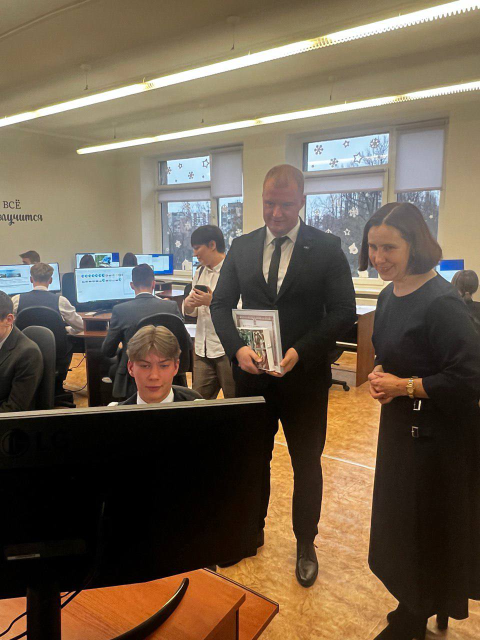 Компьютерный класс на 15 мест получили в подарок учащиеся ГУО «Гимназия №4 г.Бреста»