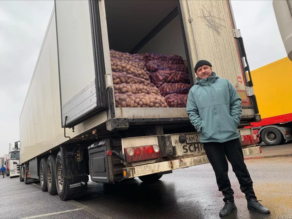 Многие дальнобойщики не встретят Новый год в кругу семьи