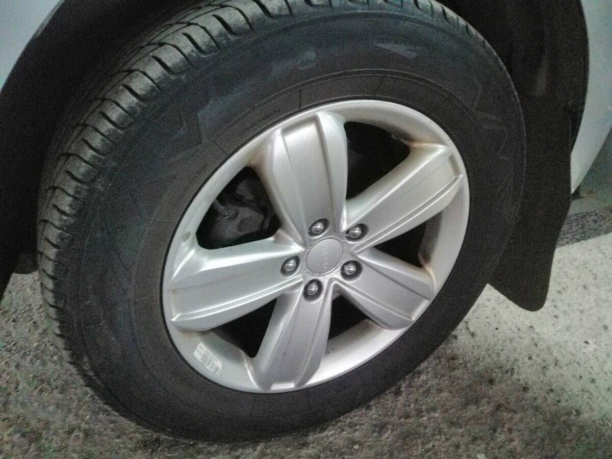 В Беларуси на аукцион выставили Geely по бросовой цене. Что за машина и в каком состоянии?