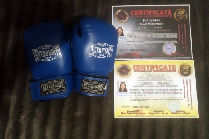 Девушка из Кобрина ломает стереотипы: увлекается рыбалкой, кикбоксингом и разбирается в металле