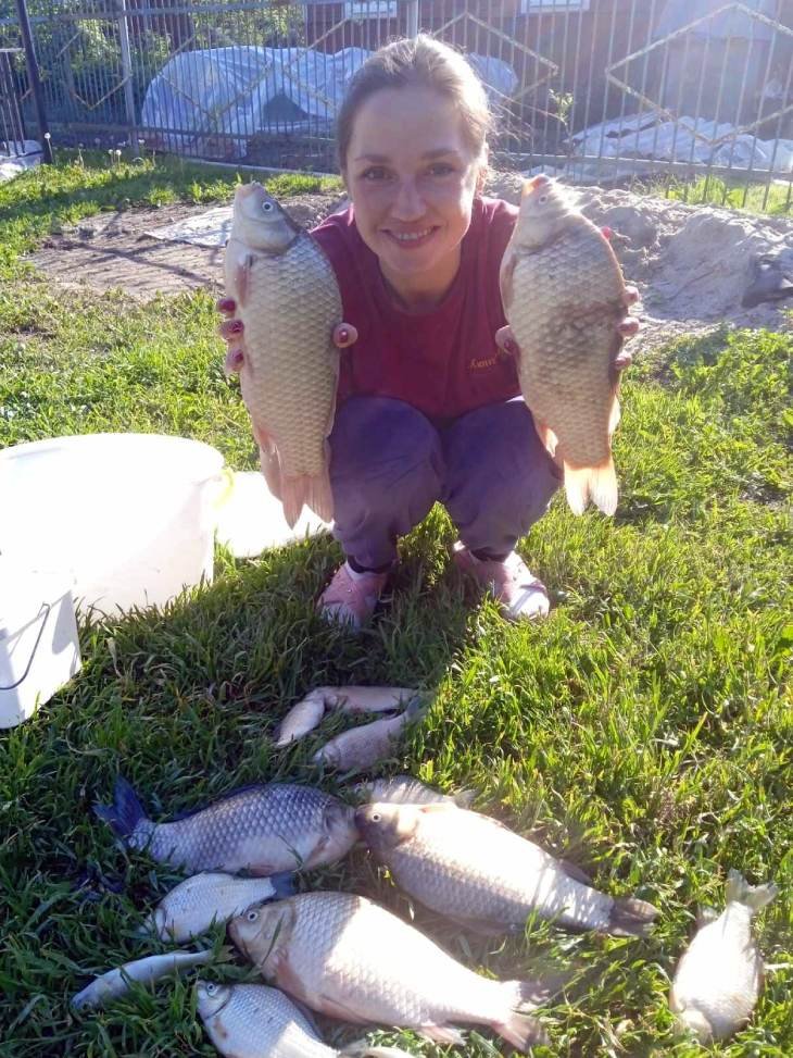 Девушка из Кобрина ломает стереотипы: увлекается рыбалкой, кикбоксингом и разбирается в металле