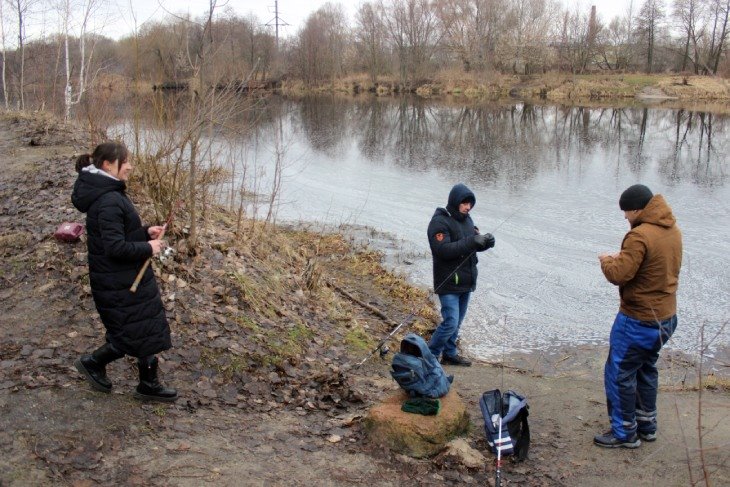 Девушка из Кобрина ломает стереотипы: увлекается рыбалкой, кикбоксингом и разбирается в металле