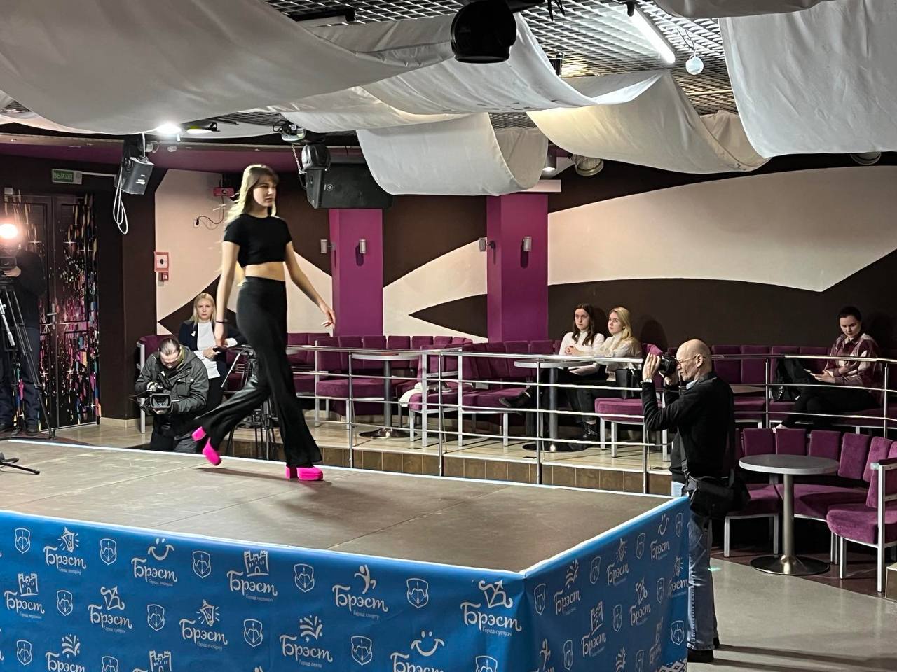 В Бресте 10 девушек участвовали в городском этапе кастинга «Мисс Беларусь-2023»