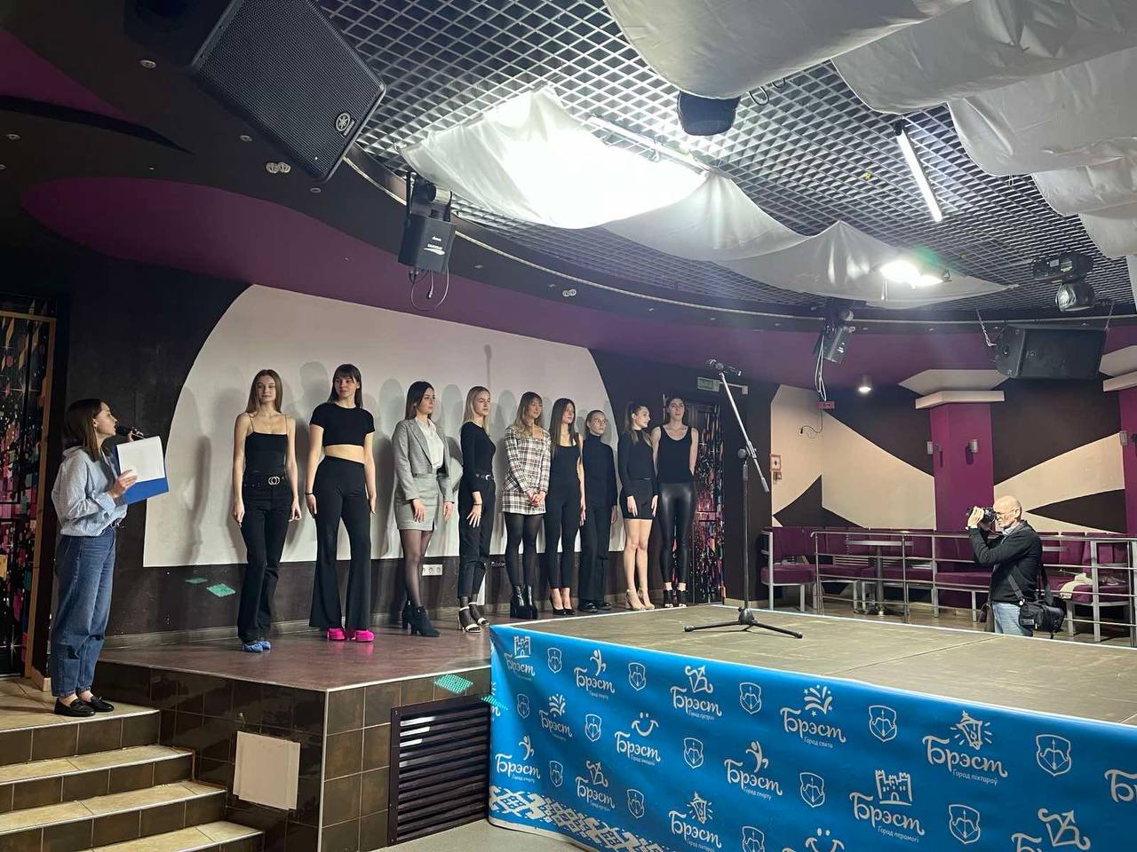 В Бресте 10 девушек участвовали в городском этапе кастинга «Мисс Беларусь-2023»