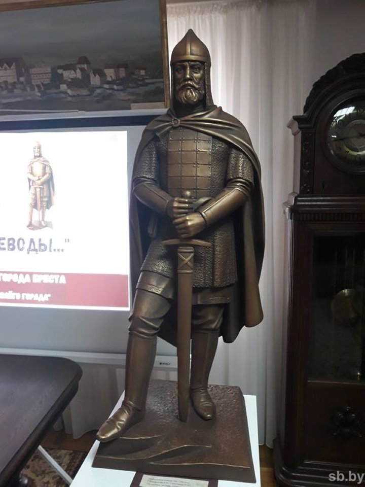 В Бресте презентовали скульптуру воеводы Тита, защитившего город от набега в 1282 году