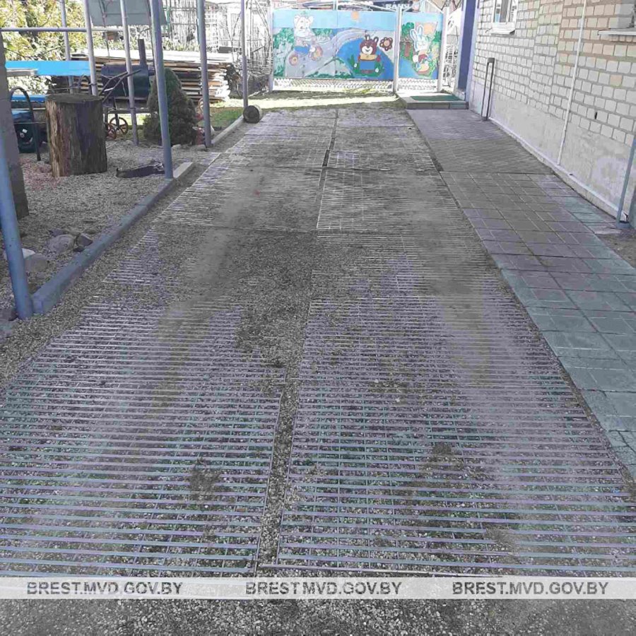 В Кобринском районе начальник цеха присвоил алюминиевые поддоны