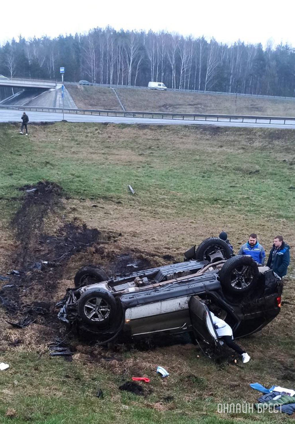 Внедорожник слетел с дороги под Барановичами