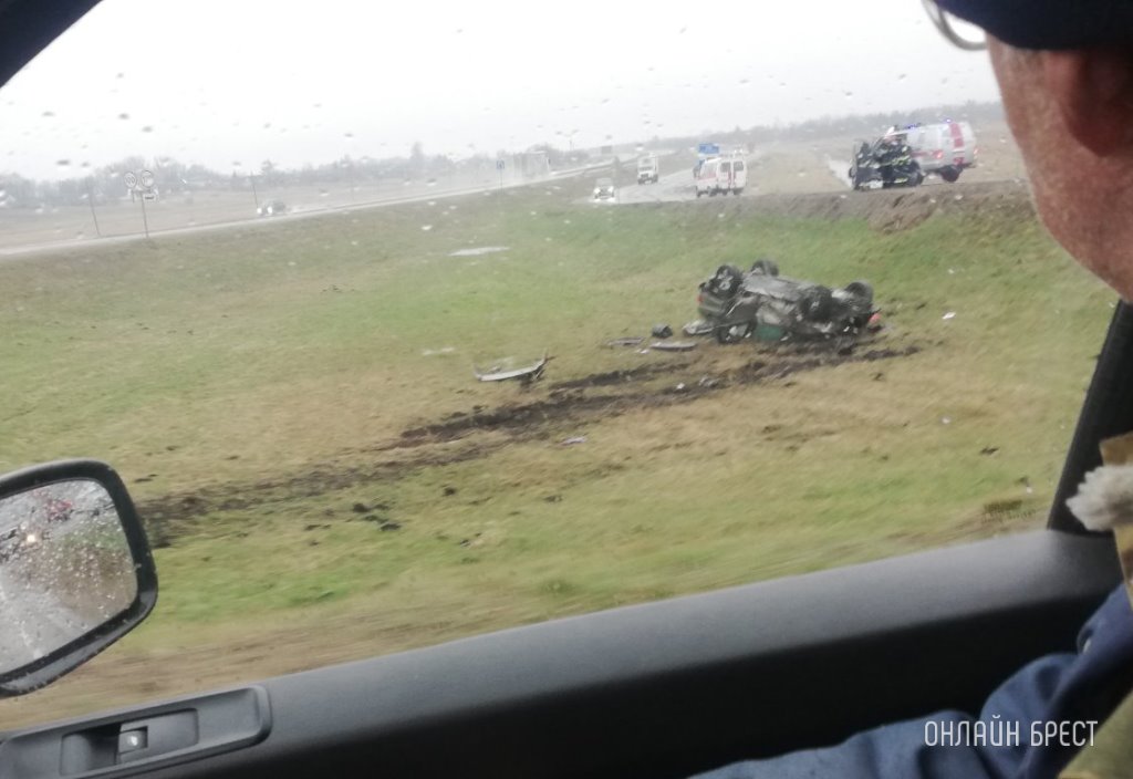 Внедорожник слетел с дороги под Барановичами