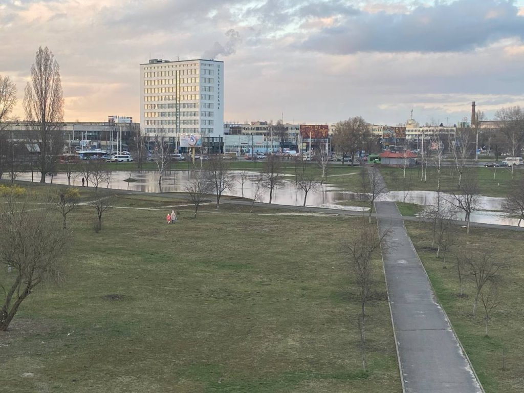 В связи с порывом водопровода в районе ЦМТ произошло временное снижение давления в сети холодного водоснабжения