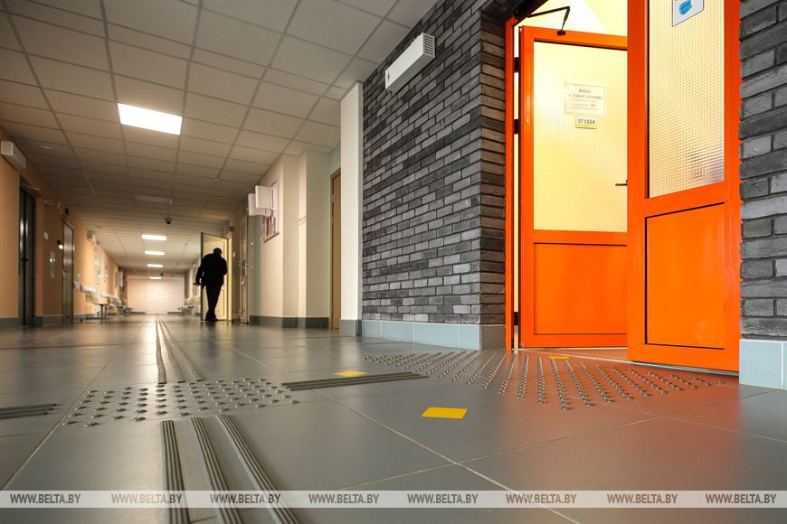 В Бресте ознакомились с элементами доступной среды для инвалидов. Что посещали?