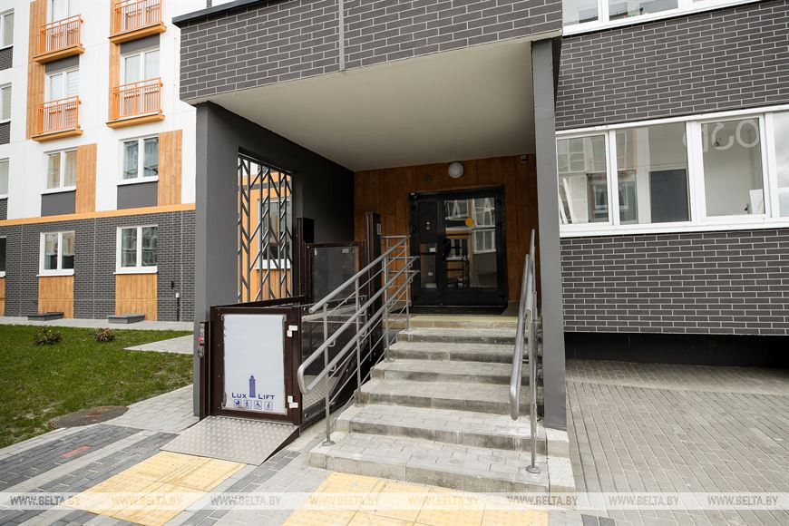 В Бресте ознакомились с элементами доступной среды для инвалидов. Что посещали?